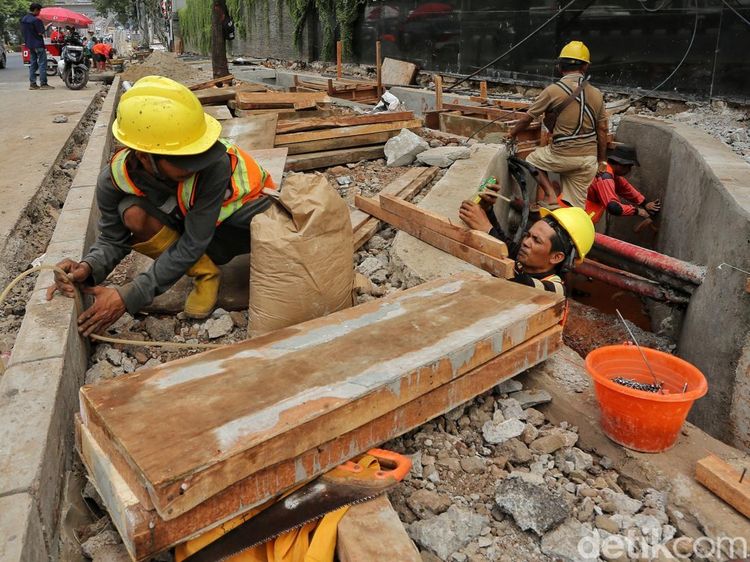 Trotoar Gatot Subroto Dipercantik, Revitalisasi Ditargetkan Rampung November