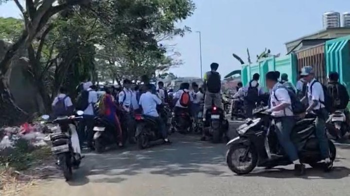 Viral duel 2 pelajar SMA di Mamuju menjadi tontonan.