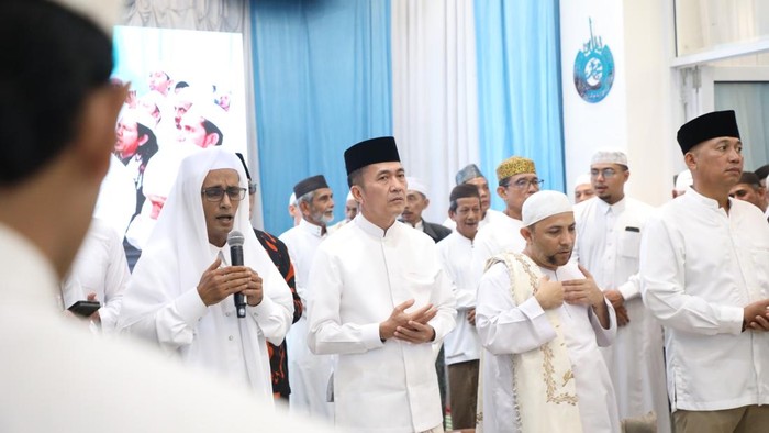 Wali Kota Palembang Ratu Dewa saat peringatan Maulid Nabi.