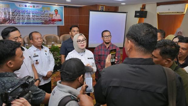 Walkot Kendari Siska Karina Imran menyoriti kenaikan harga pangan di Kota Kendari. Dokumen Istimewa Walkot Kendari Siska Karina Imran menyoriti kenaikan harga pangan di Kota Kendari. Dokumen Istimewa