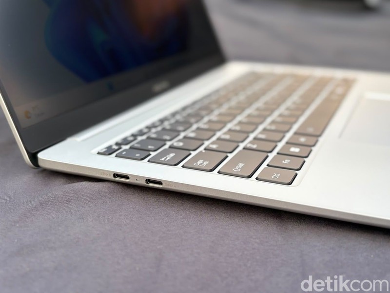 Advan akhirnya resmi merilis laptop terbarunya di Indonesia, Advan Air Neo. Laptop ini ringan dan tipis. Begini tampilannya.