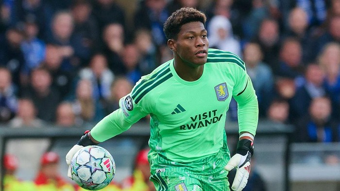 Bruges, Belgium - September 8:  Zion Suzuki of Aston Villa controls the ball during the UEFA Champions League 2026/2027 match between Club Brugge and Aston Villa at Jan Breydelstadion on September 8, 2026 in Bruges, Belgium. (Photo by Marco Steinbrenner/DeFodi Images/DeFodi via Getty Images)