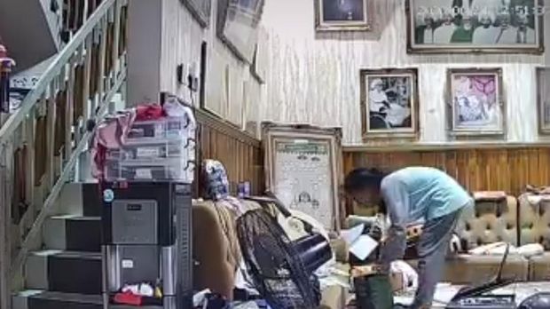 Aksi Caca gonta-ganti 'skin' saat membobol sejumlah rumah warga di Jaktim, Kamis (10/9/2026).