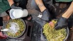 Ayam Penyet Cabe Ijo Go International, Jadi Street Food Populer Bangkok