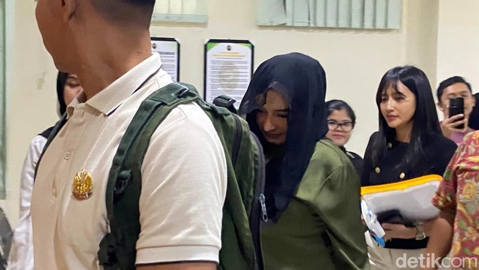 Bupati Pekalongan nonaktif Fadia Arafiq di Pengadilan Tipikor Semarang, Kecamatan Semarang Barat, Kota Semarang, Kamis (10/9/2026).