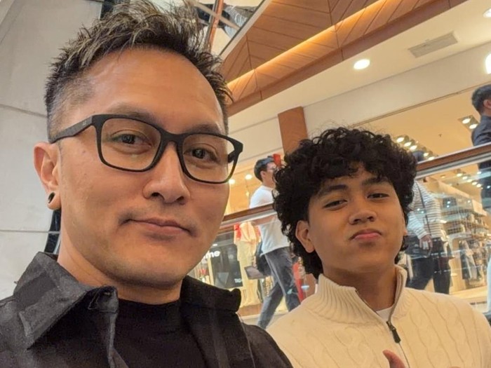 Demian Aditya dan anak
