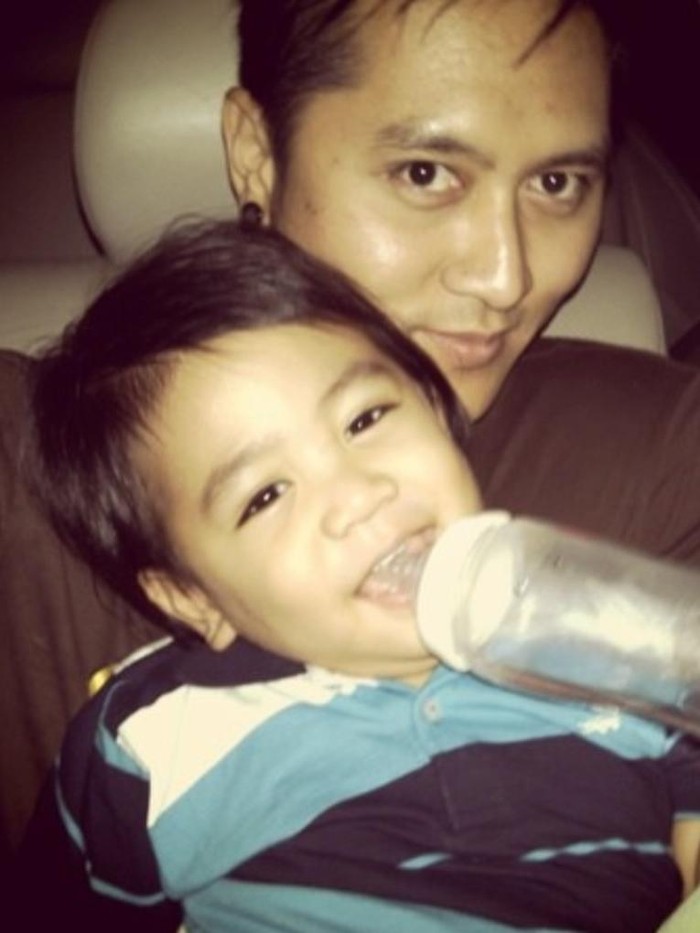 Demian Aditya dan anak