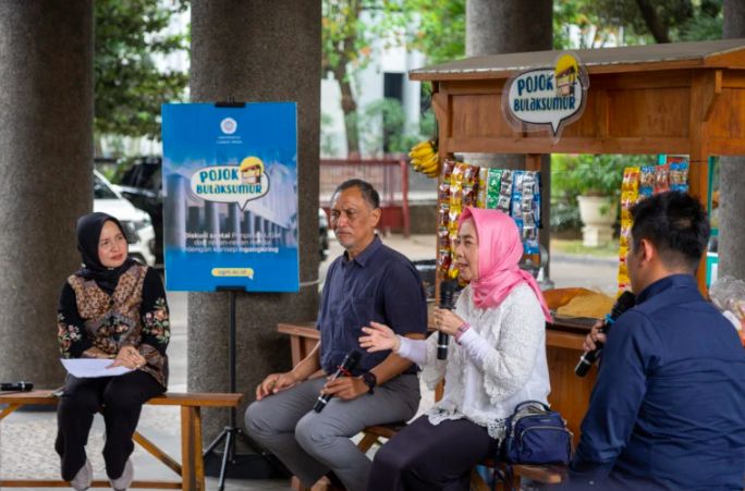 Diskusi Pojok Bulaksumur UGM Diskusi Pojok Bulaksumur UGM