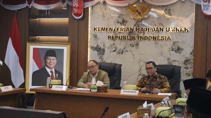 Dirjen Pemeriksaan Keuangan Negara V BPK RI Widhi Widayat dan Sekjen Kemenhaj Teguh Dwi Nugroho, saat Entry Meeting Pemeriksaan Semester II Tahun 2026  di Kantor Kemenhaj, Jakarta, Selasa (8/9/2026).