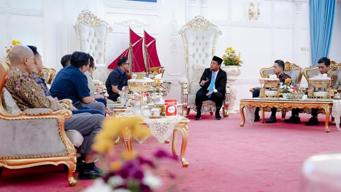 Gubernur Sulsel Andi Sudirman Sulaiman menerima kunjungan rombongan Pertamina Patra Niaga Regional Sulawesi.