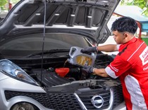 Cara Tepat Tentukan Oli yang Dibutuhkan Mesin Mobil: Cek Buku Manual