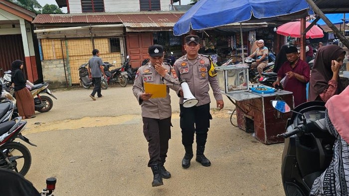 Jajaran polres hingga polsek Polda Riau menggencarkan patroli yoa keliling mencegah karhutla, Kamis (10/9/2026).