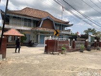 Kantor Desa Kebon Ayu Akhirnya Dibuka, Pemilik Lahan Ancam Segel Lagi
