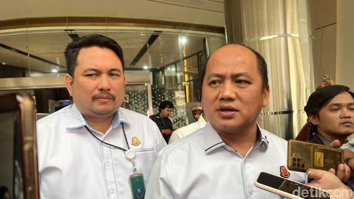 Kapuspenkum Kejagung, Anang Supriatna