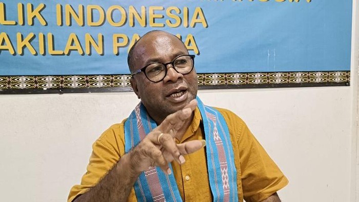 Kepala Komnas HAM Perwakilan Papua Frits Ramandey.  (ANTARA/Ardiles Leloltery)