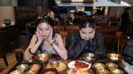 Liburan ke Korea Selatan, Sheila Dara Asyik Mukbang hingga Ngemil Pastry