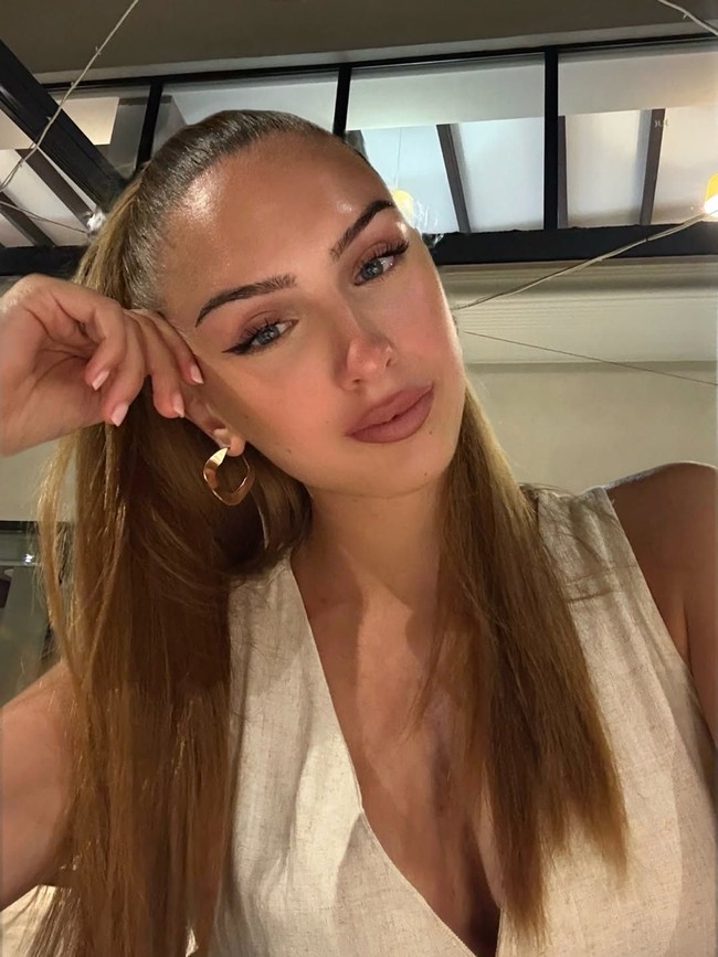 Kabar kepergian Lucia Sisic mengejutkan publik mengingat usia Lucia yang baru 22 tahun. Namun wanita tersebut dilaporkan memang mengidap penyakit serius sejak lama. Foto: Instagram @luciasisic