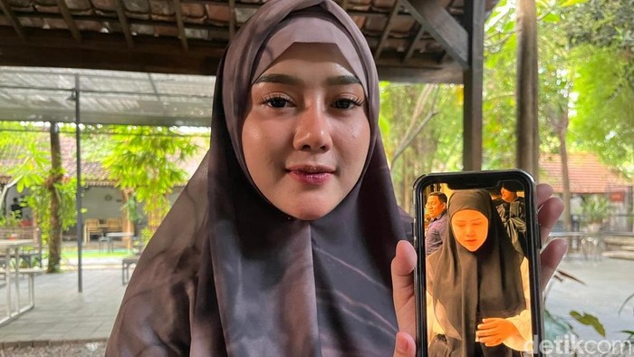 Lusi, biduan korban penipuan lelang arisan Ernawati di Mojokerto
