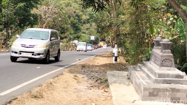 Makam yang berada di pinggir Jalan Magelang-Purworejo tepatnya di Desa Margoyoso, Kecamatan Salaman, Kabupaten Magelang, Kamis (10/9/2026).