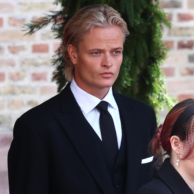 Jadi Tahanan Rumah, Putra Tiri Raja Norwegia Hadir di Pemakaman Raja Harald