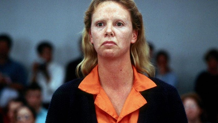 Charlize Theron dalam film Monster (2003).