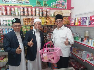 Dorong Ekonomi Umat, Bupati OKU Resmikan Gerai Perdana MUI Mart