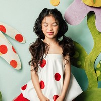 Lahir pada 9 September 2016, putri sulung Chelsea Olivia dan Glenn Alinskie, Nastusha, baru saja berulang tahun yang ke-10. Mengabadikan momen tersebut, Nastusha tampak menjalani pemotretan dengan tema taman imajinatif yang playful. Foto: Instagram/@chelseaoliviaa