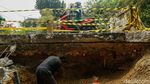 Pasca Truk Amblas, Jalan di Klender Kini Mulai Diperbaiki