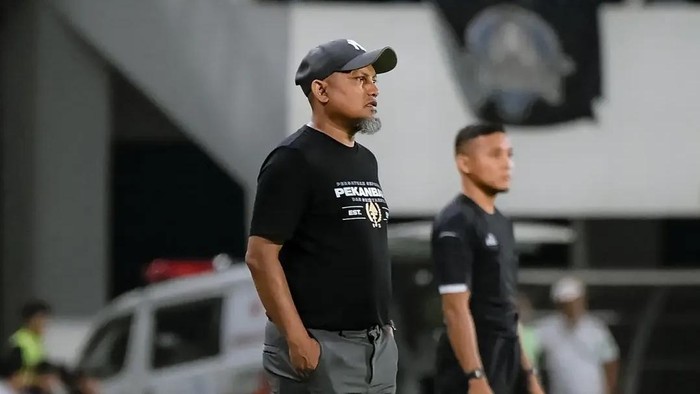 Pelatih PSPS, Akhyar Ilyas