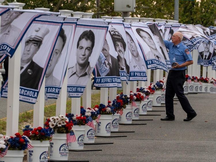 Pemadam Kebakaran New York Kenang Tragedi 9/11