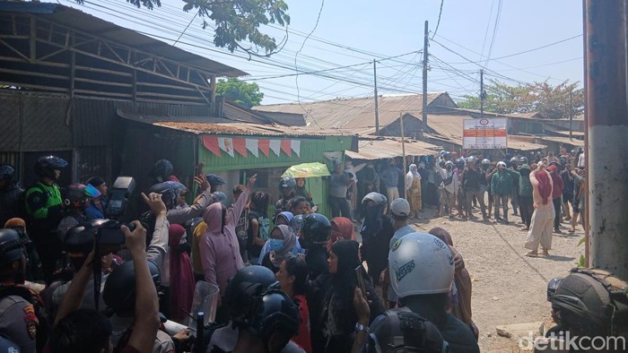Pemasangan papan bicara di objek sengketa lahan di Jalan Ujung Bori Makassar diduga memicu tawuran.