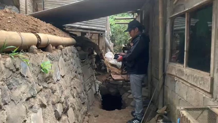 Penemuan gua di samping rumah warga di Desa Andonosari, Kecamatan Tutur, Pasuruan