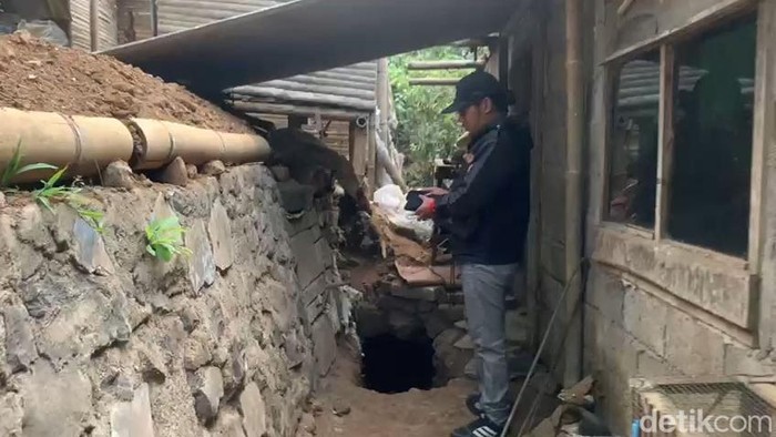 Penemuan Gua di Samping Rumah Warga Lereng Bromo Pasuruan