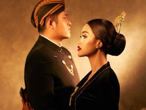 Foto Prewedding Prinsa Mandagie-Sangga Barkah Bernuansa Jawa Klasik