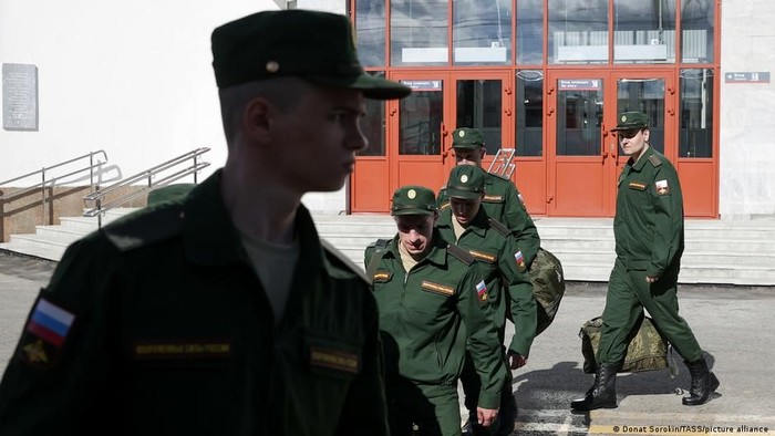Putin Bantah Mobilisasi, Warga Dihantui Lonjakan Panggilan Dinas Militer