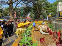 Kabupaten Uka Umi di Tugu Titik Nol Palabuhanratu Disorot Warga