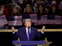Trump Kumpulkan Kekuatan Republik di Konvensi Nasional Dallas