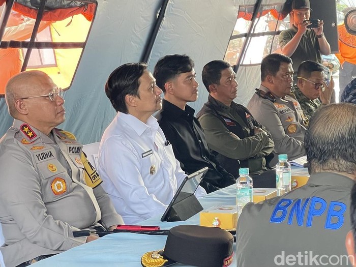 Wakil Presiden RI Gibran Rakabuming Raka saat tiba di Banjarbaru, Kalsel.