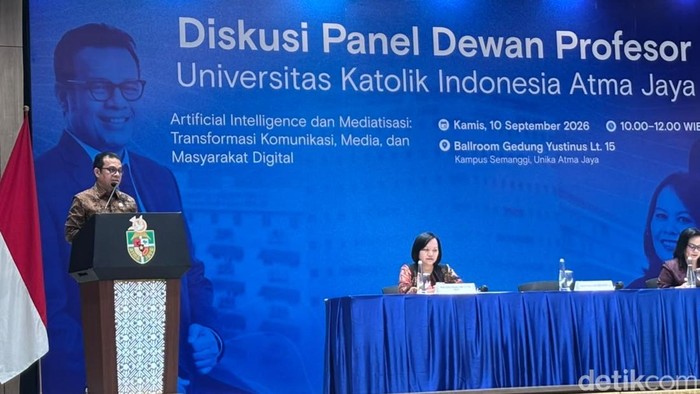 Wamenkomdigi Nezar Patria dalam sambutannya dalam Diskusi Panel Dewan Profesor Universitas Katolik Atma Jaya: Artificial Intelligence dan Mediatisasi - Transformasi Komunikasi, Media, dan Masyarakat Digital.