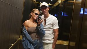 Sweet! Robert Lewandowski Kasih Banyak Buket Bunga di HUT Istri