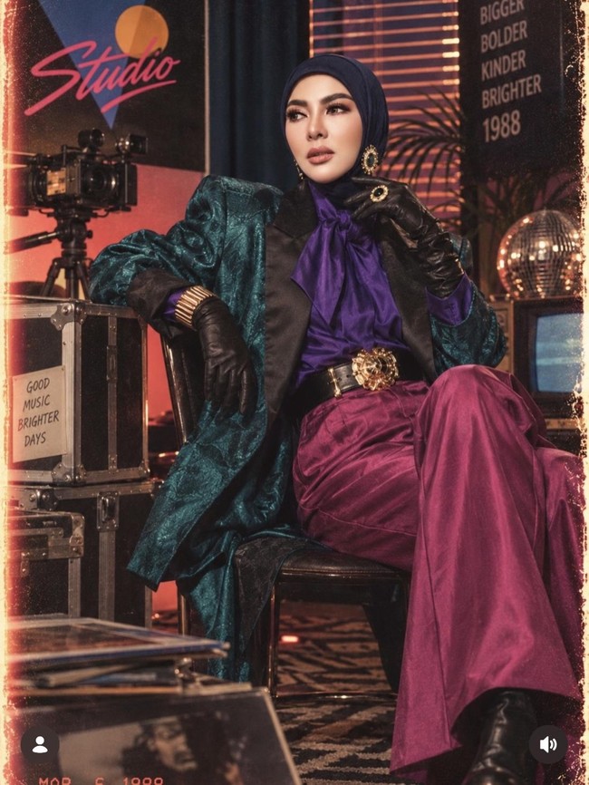 7 Potret Artis Ikut Tren Edit Foto Tahun 80an, Wulan Guritno Bak Ratu Rock