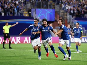 Hansi Flick Puji Como-nya Fabregas