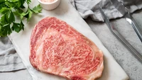 5 Makanan Tinggi Protein yang Ternyata Juga Tinggi Lemak