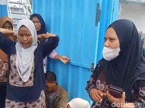 Puluhan Emak-emak di Bima Protes Dipecat Sepihak dari Dapur MBG