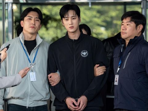 Flex x Cop 2 Adegan dalam drama Korea Flex x Cop 2.