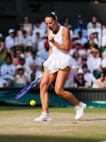 Dari Gaun Pengantin Jadi Baju Tenis Viral, Marta Dess Kini Hadir di Indonesia