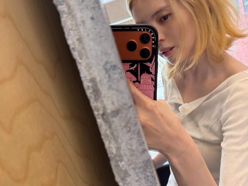 Han So Hee dan rambut blondenya