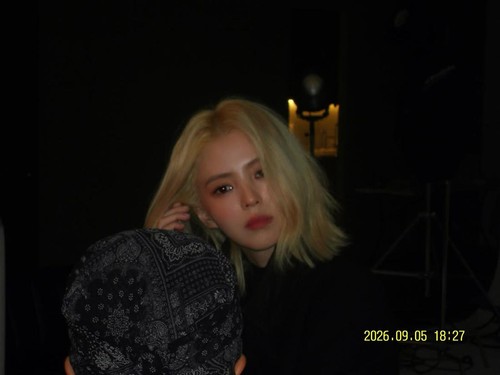 Han So Hee dan rambut blondenya