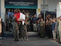 Jenazah 2 Korban Penembakan KKB Tiba di Kupang, Disambut Wagub NTT