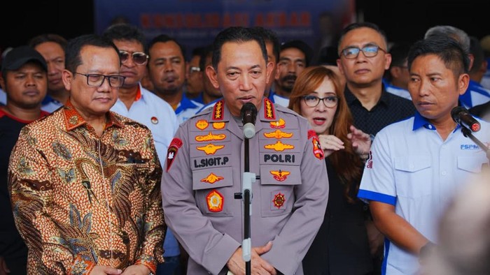 Kapolri Jenderal Listyo Sigit Prabowo menghadiri Konsolidasi Akbar KSPMI di Cikarang, Bekasi